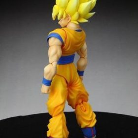 Dragon Ball-Kai-SH-Figuarts-Son-Goku-Super-Saiyan